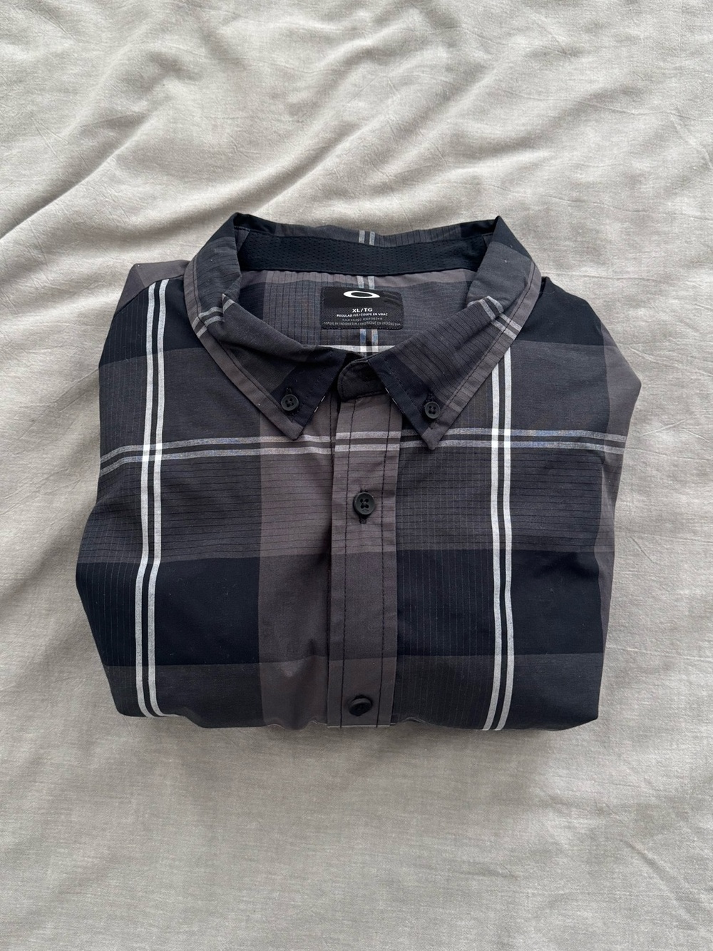 Oakley Local Long Sleeve Woven Men’s Plaid Button Down Casual Shirt in Blackout - Picture 12 of 13